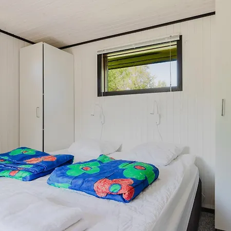 Modern Beachside Retreat In Marielyst 2br