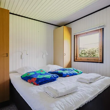 Modern Beachside Retreat In Marielyst 2br Apartman