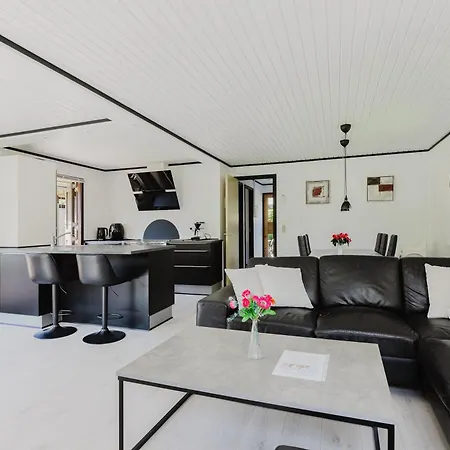 Modern Beachside Retreat In Marielyst 2br