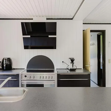 Modern Beachside Retreat In Marielyst 2br * Bøtø By