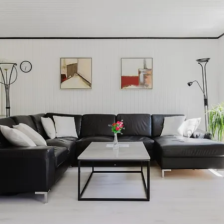 Modern Beachside Retreat In Marielyst 2br